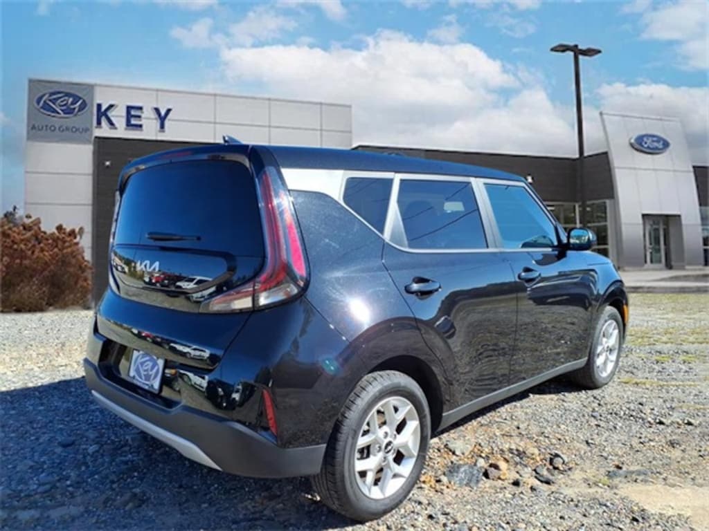Used 2023 Kia Soul LX Hatchback