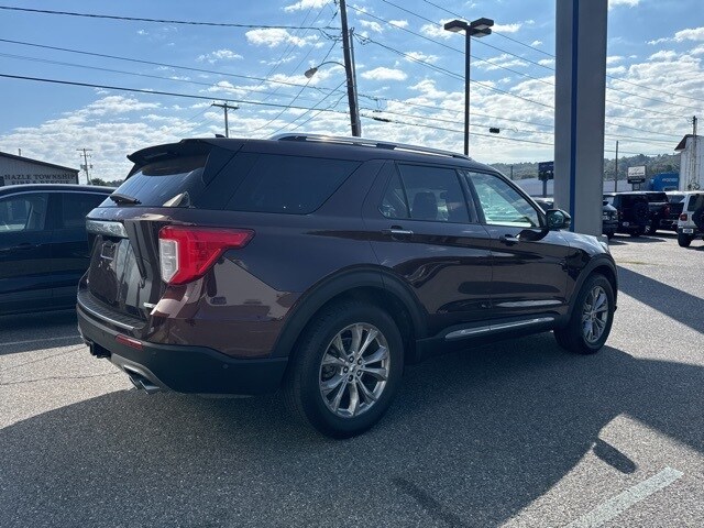 2020 Ford Explorer Platinum photo 2