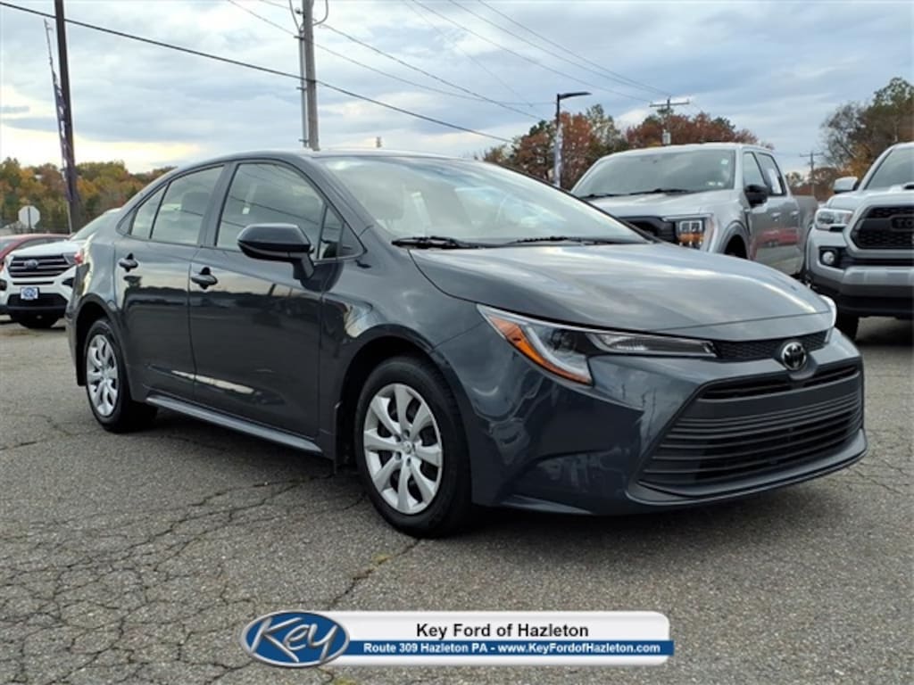 Used 2023 Toyota Corolla LE Sedan