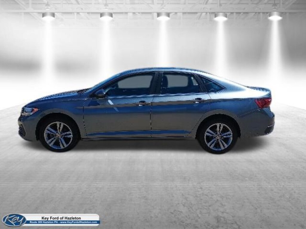 Used 2024 Volkswagen Jetta 1.5T SE Sedan