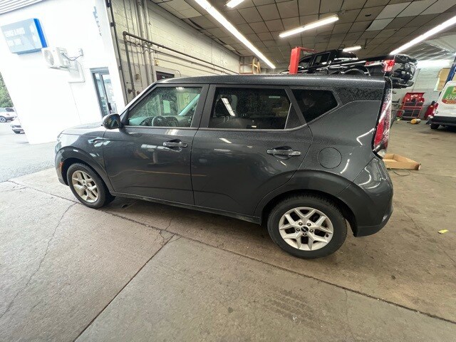 2023 Kia Soul LX photo 3