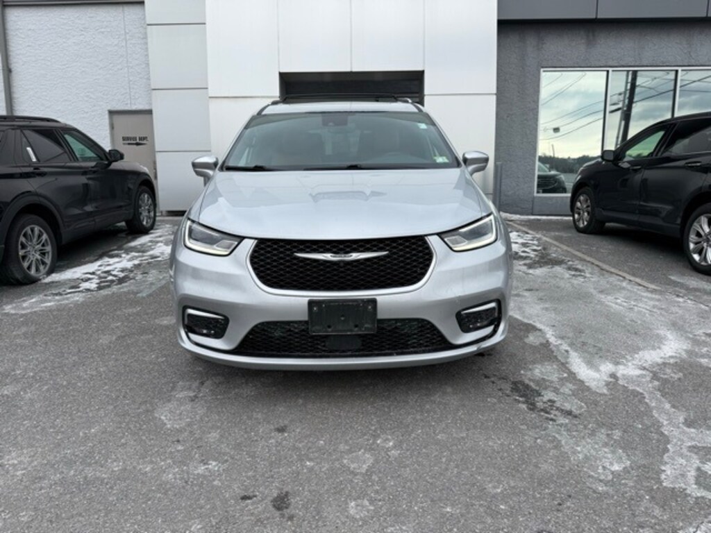 Used 2022 Chrysler Pacifica Pinnacle Minivan/Van
