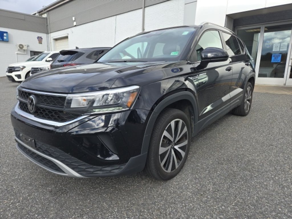 Used 2024 Volkswagen Taos 1.5T SE SUV