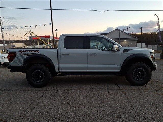 2024 Ford F-150 Raptor photo 2