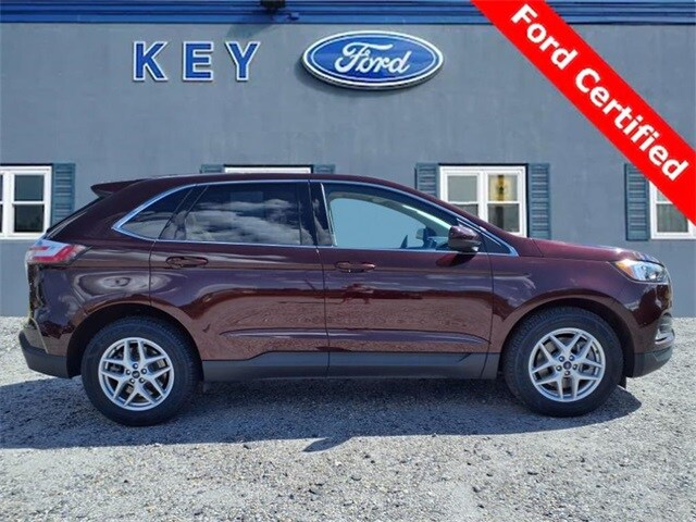 2022 Ford Edge SEL photo 2