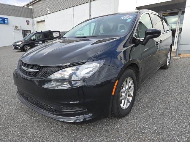 2024 Chrysler Voyager LX photo 2