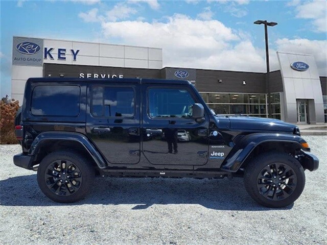 2024 Jeep Wrangler Sahara 4xe photo 2
