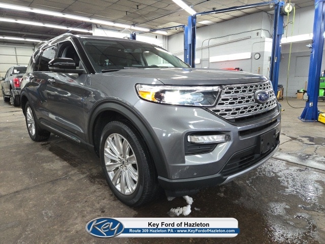 2022 Ford Explorer Limited's photo