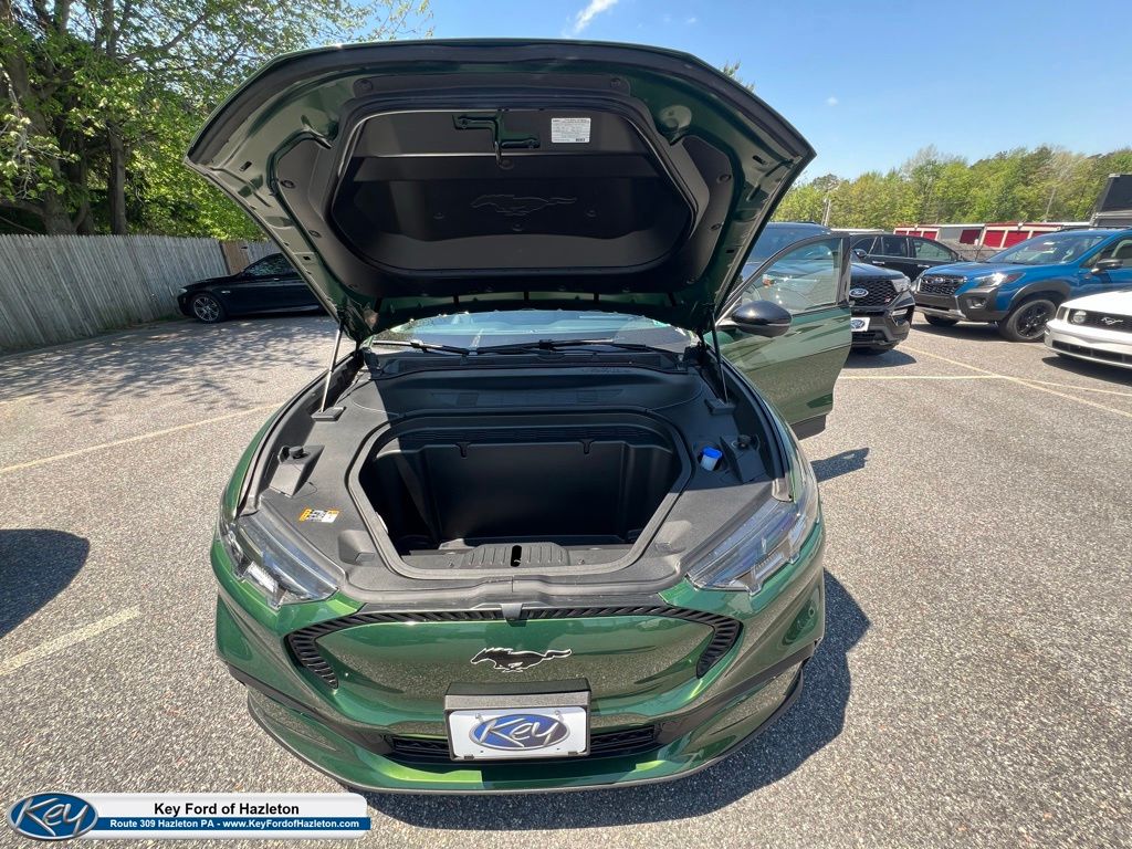 2024 Ford Mustang-Mach-e Select's photo