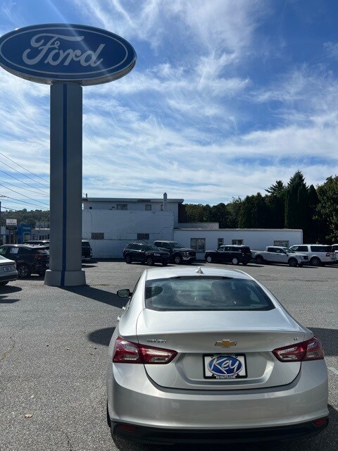 2022 Chevrolet Malibu 1LT photo 4