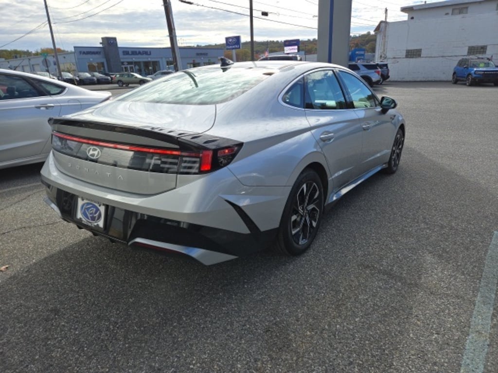 Used 2025 Hyundai Sonata SEL Sedan