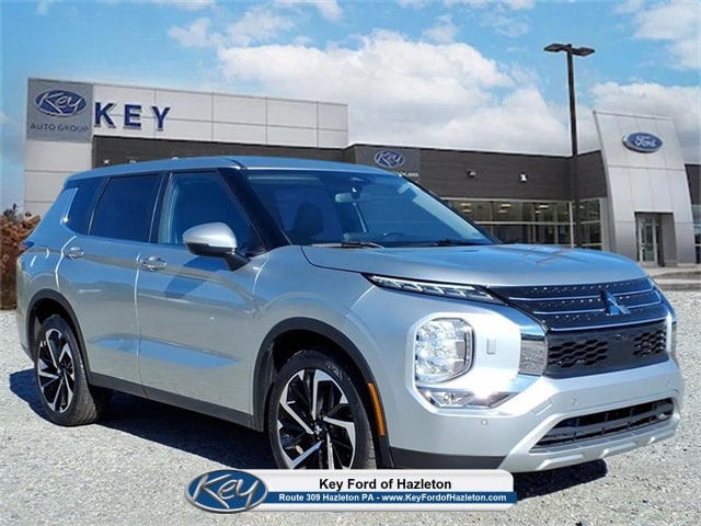 2024 Mitsubishi Outlander SE's photo