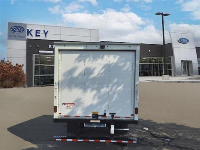 2025 Ford E-350 photo 4