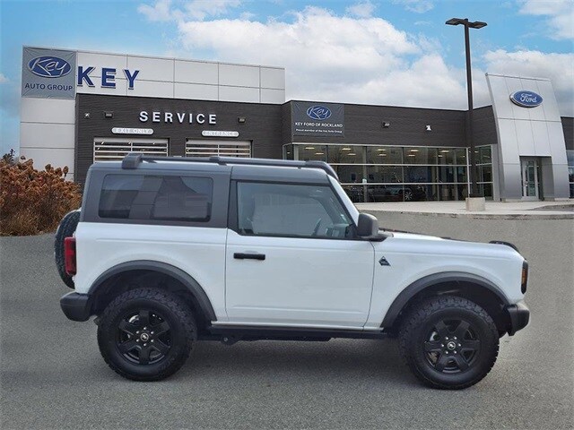 2024 Ford Bronco Black Diamond photo 3