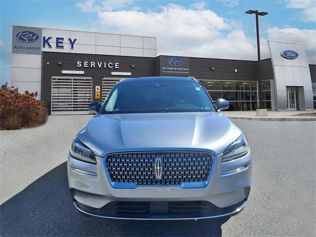 2022 Lincoln Corsair Standard photo 2