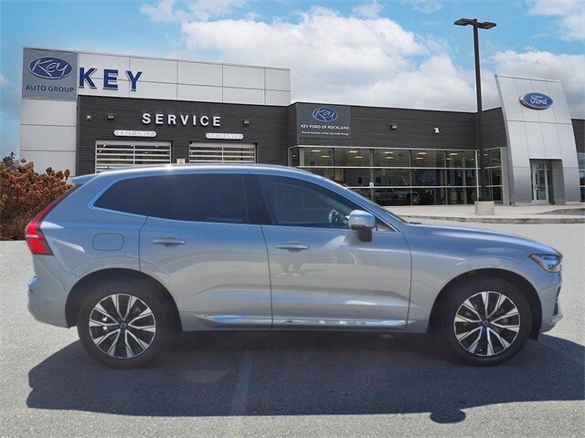 2023 Volvo XC60 B5 Plus photo 3