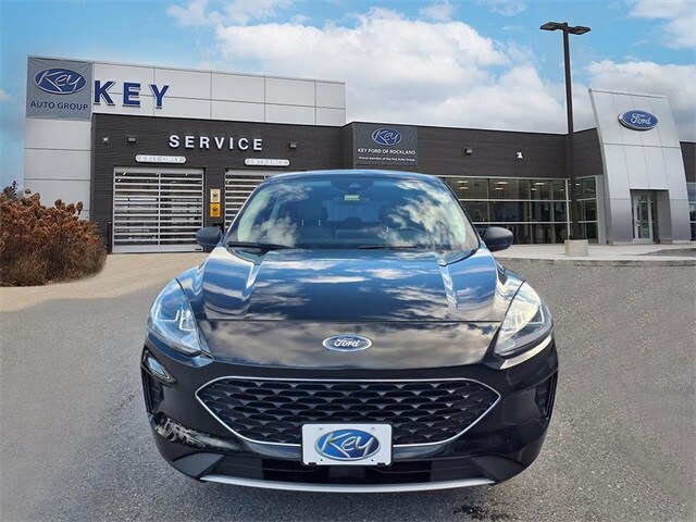 2022 Ford Escape SE photo 2