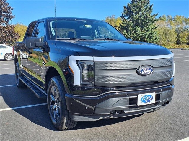 2024 Ford F-150 Lightning photo 2