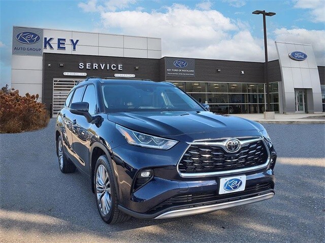 2022 Toyota Highlander Platinum photo 3