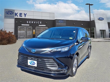 2021 Toyota Sienna LE Minivan/Van
