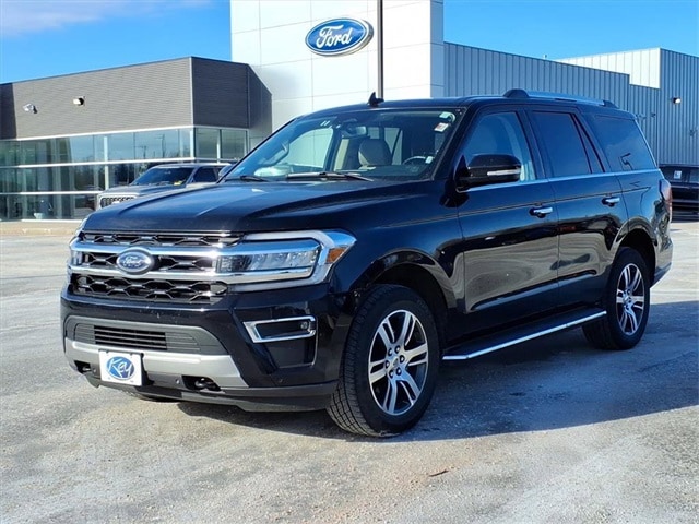 2023 Ford Expedition Limited's photo