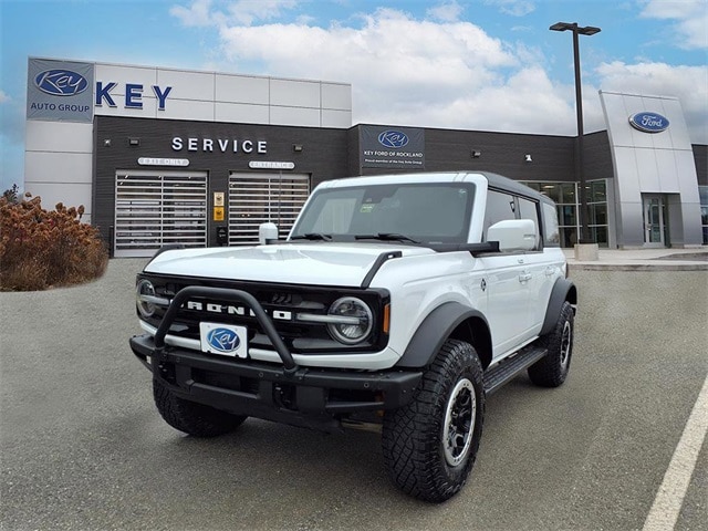 2023 Ford Bronco 4-Door Outer Banks's photo