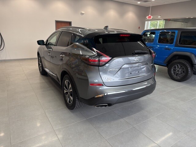 2023 Nissan Murano SV photo 2