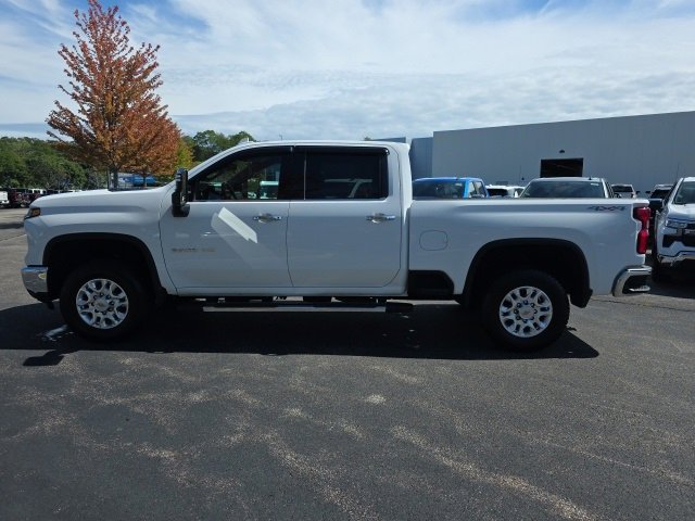 2024 Chevrolet Silverado 2500HD LTZ photo 2