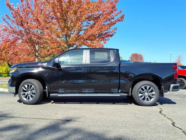 2025 Chevrolet Silverado 1500 LT photo 3