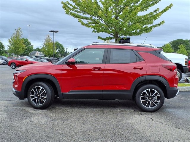 2026 Chevrolet Trailblazer LT photo 2
