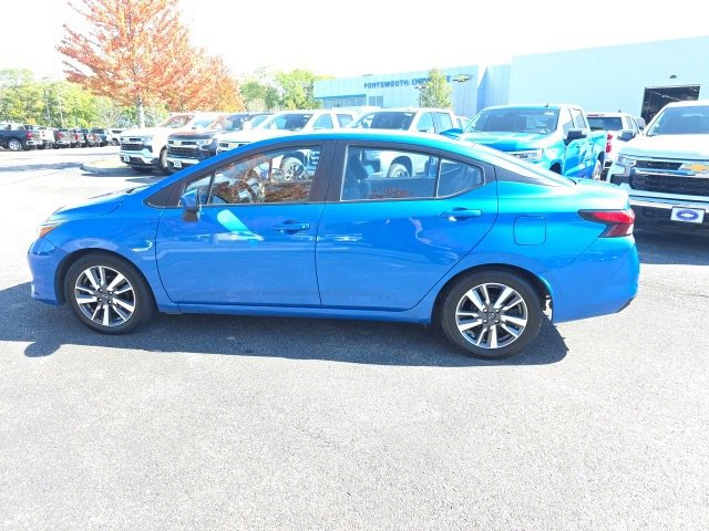 2023 Nissan Versa SV photo 2