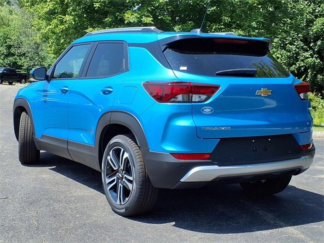 2025 Chevrolet Trailblazer LT photo 3