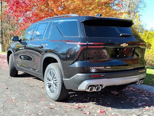 2026 Chevrolet Traverse photo 4