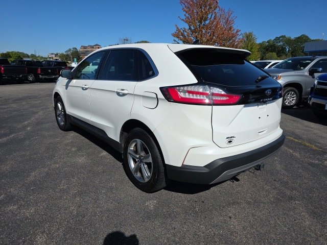 2022 Ford Edge SEL photo 2