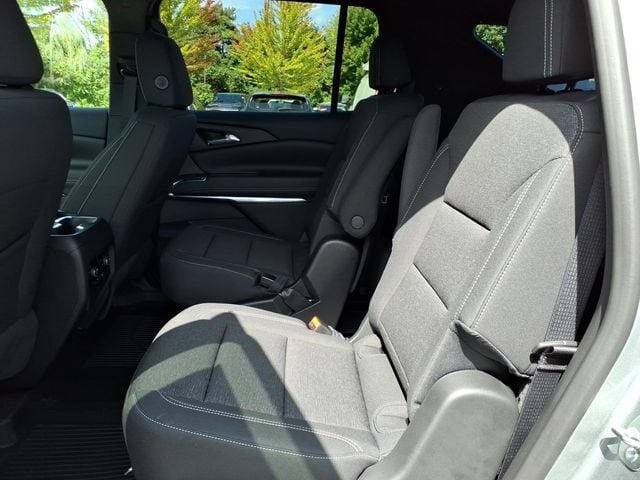2027 Chevrolet Traverse LT - Photo 9