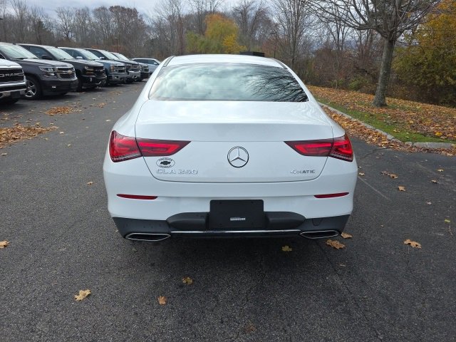 2022 Mercedes Benz CLA 250 4MATIC photo 3