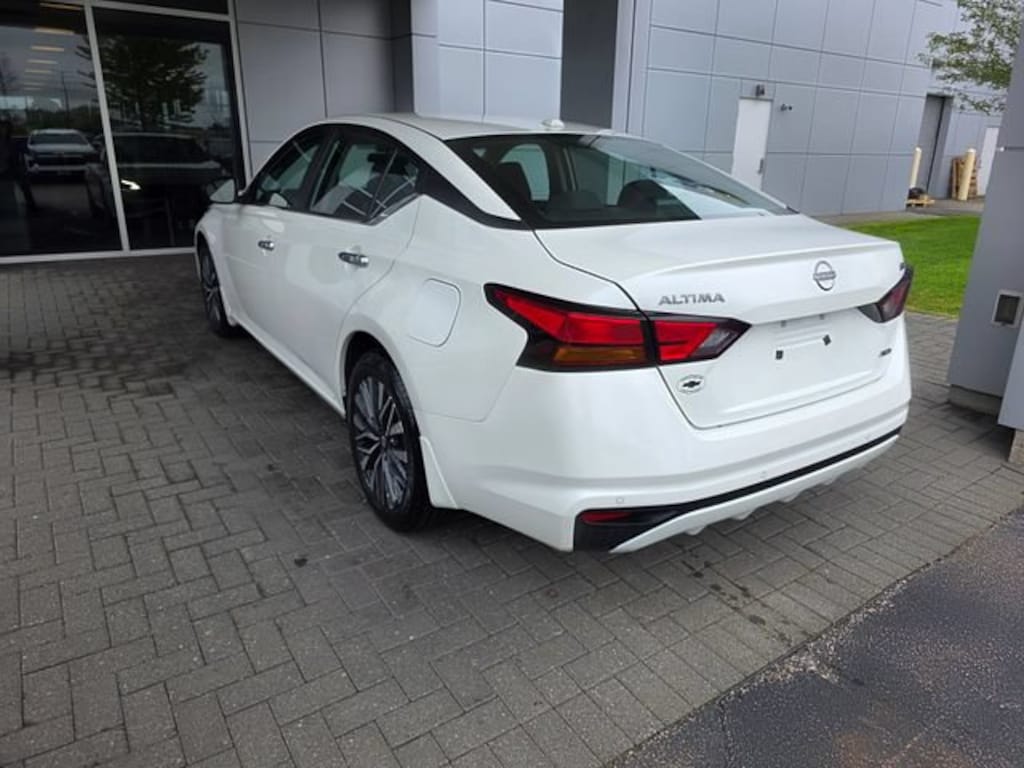 Used 2024 Nissan Altima SV Intelligent AWD Sedan
