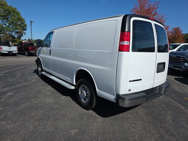 2023 Chevrolet Express 2500 Van photo 3