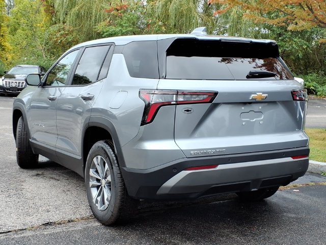 2027 Chevrolet Equinox LT - Photo 4
