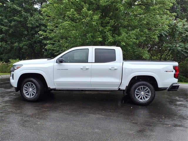 2026 Chevrolet Colorado LT photo 2