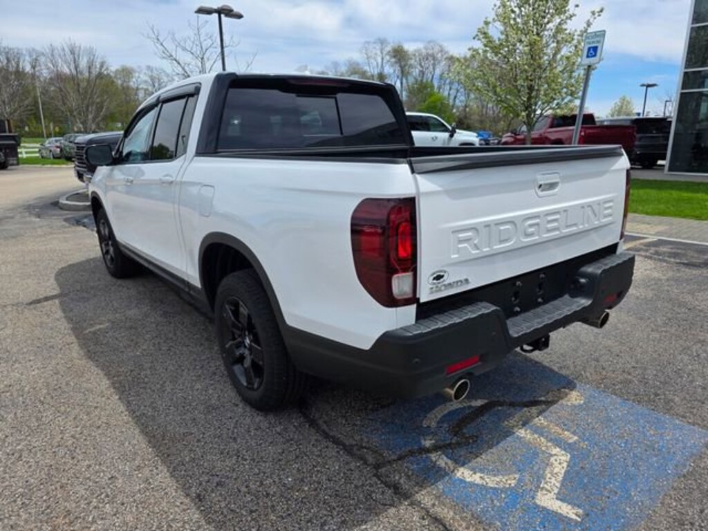 Used 2025 Honda Ridgeline Black Edition Truck
