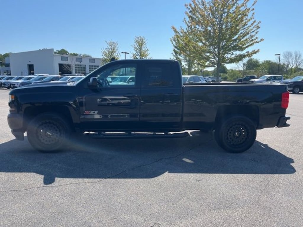 Used 2018 Chevrolet Silverado 1500 LT Truck