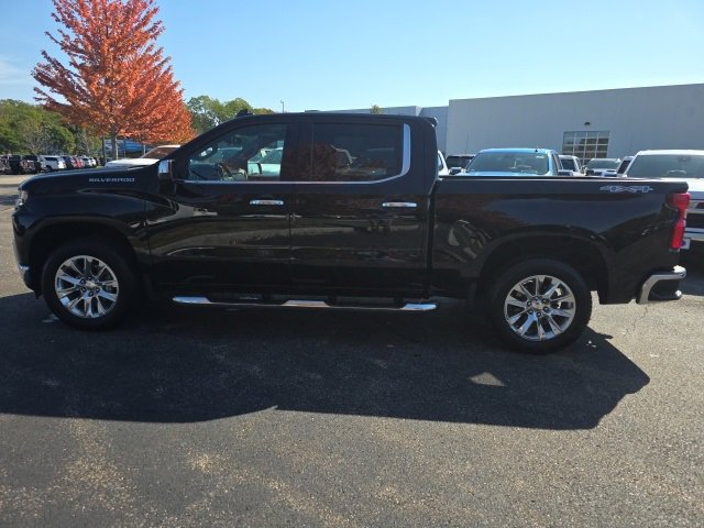 2022 Chevrolet Silverado 1500 LTZ photo 2