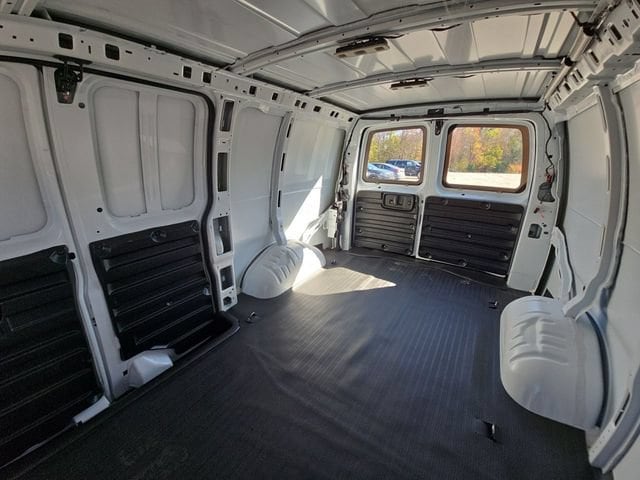 2025 Chevrolet Express Cargo Work Van - Photo 24