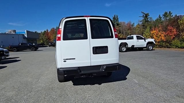 2025 Chevrolet Express Cargo Work Van - Photo 7