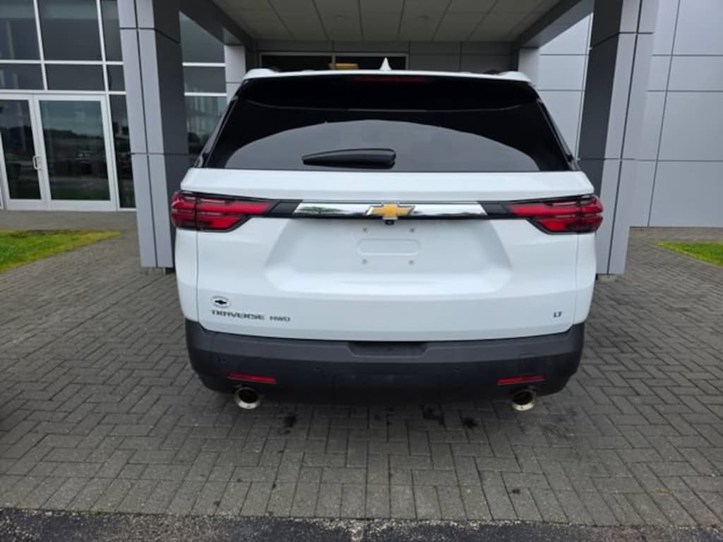 Used 2023 Chevrolet Traverse LT Cloth SUV