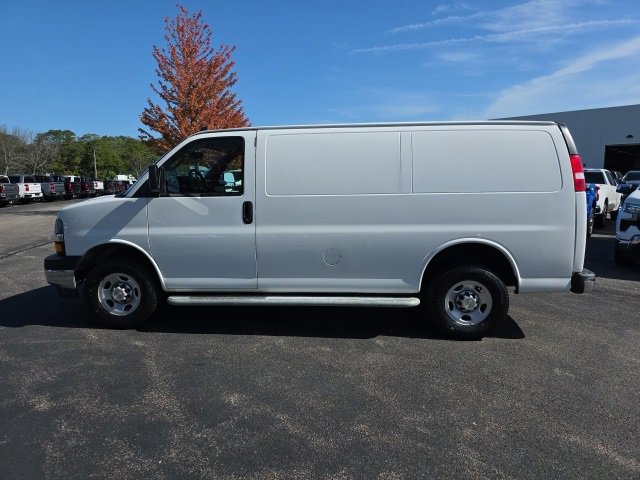 2023 Chevrolet Express 2500 Van photo 2