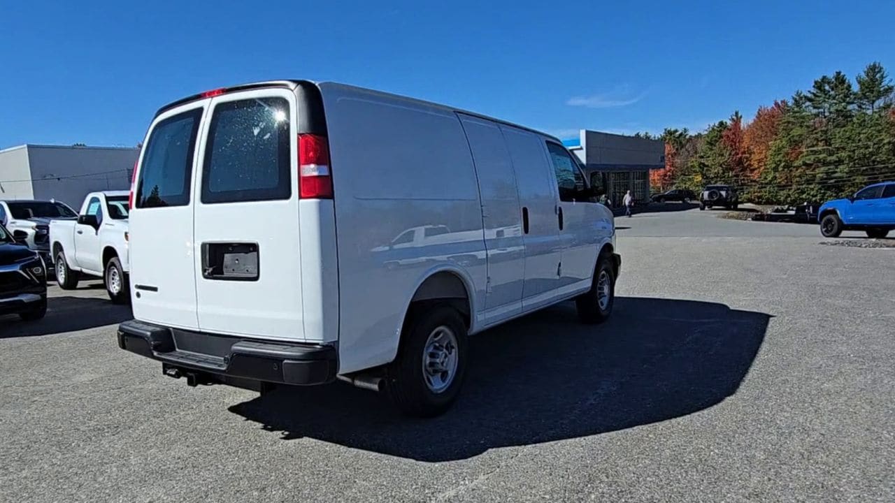 2025 Chevrolet Express Cargo Work Van - Photo 42