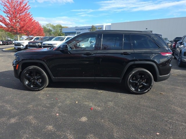 2023 Jeep Grand Cherokee Limited photo 2