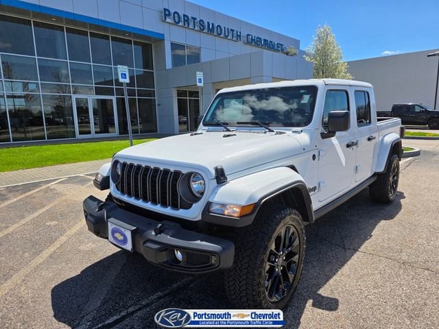 2025 Jeep Gladiator Nighthawk Auto's photo